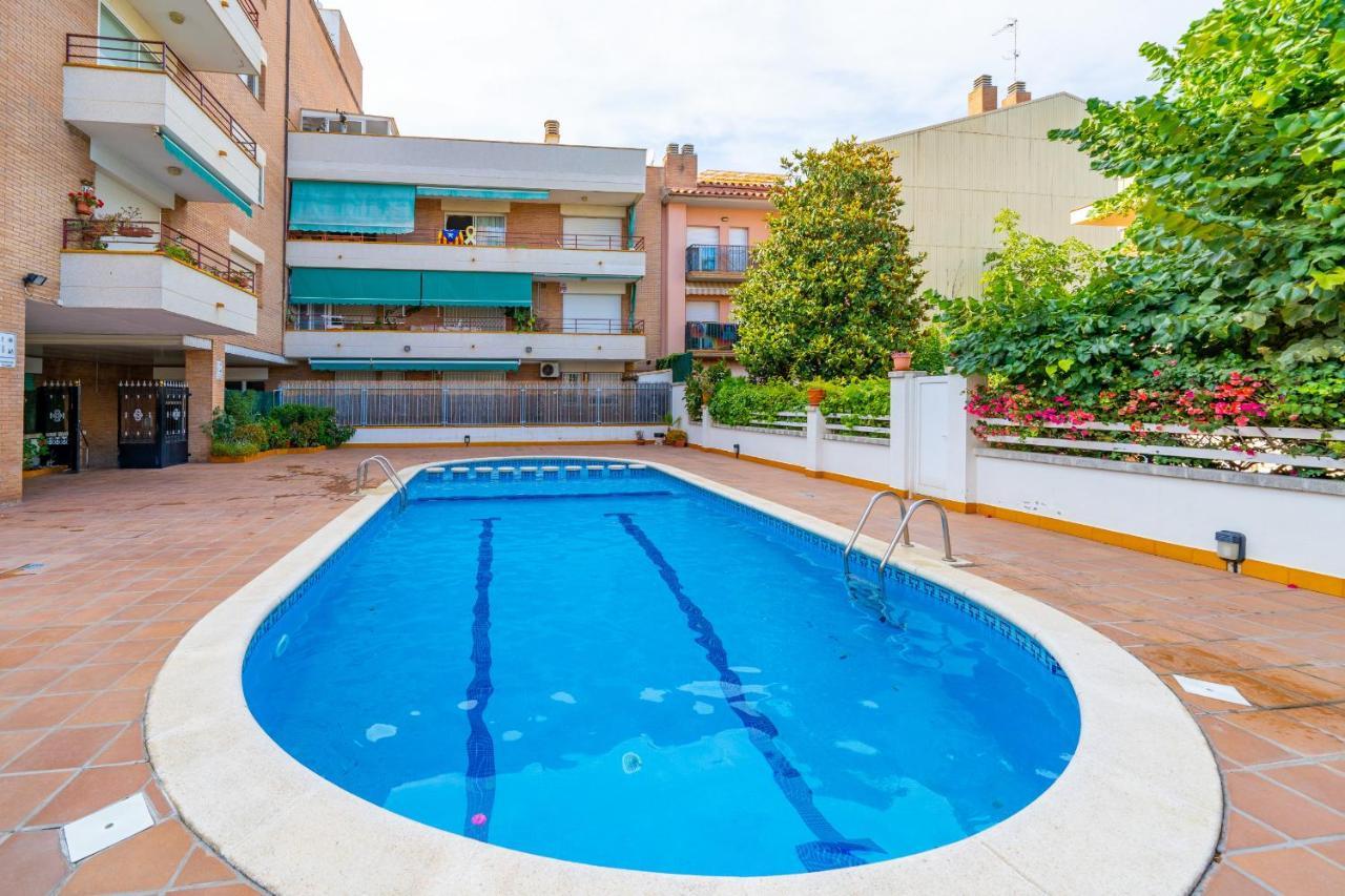 Homeholidaysrentals Margot - Costa Barcelona Пінеза-да-Мар Екстер'єр фото