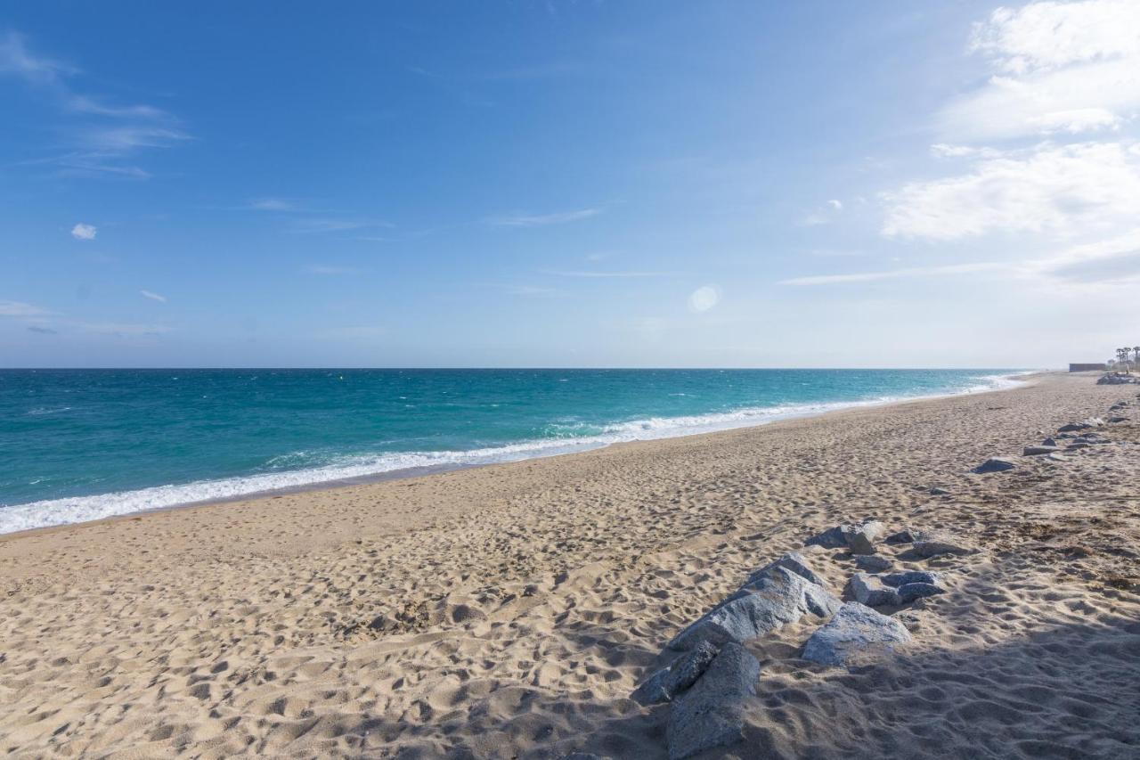 Homeholidaysrentals Margot - Costa Barcelona Пінеза-да-Мар Екстер'єр фото